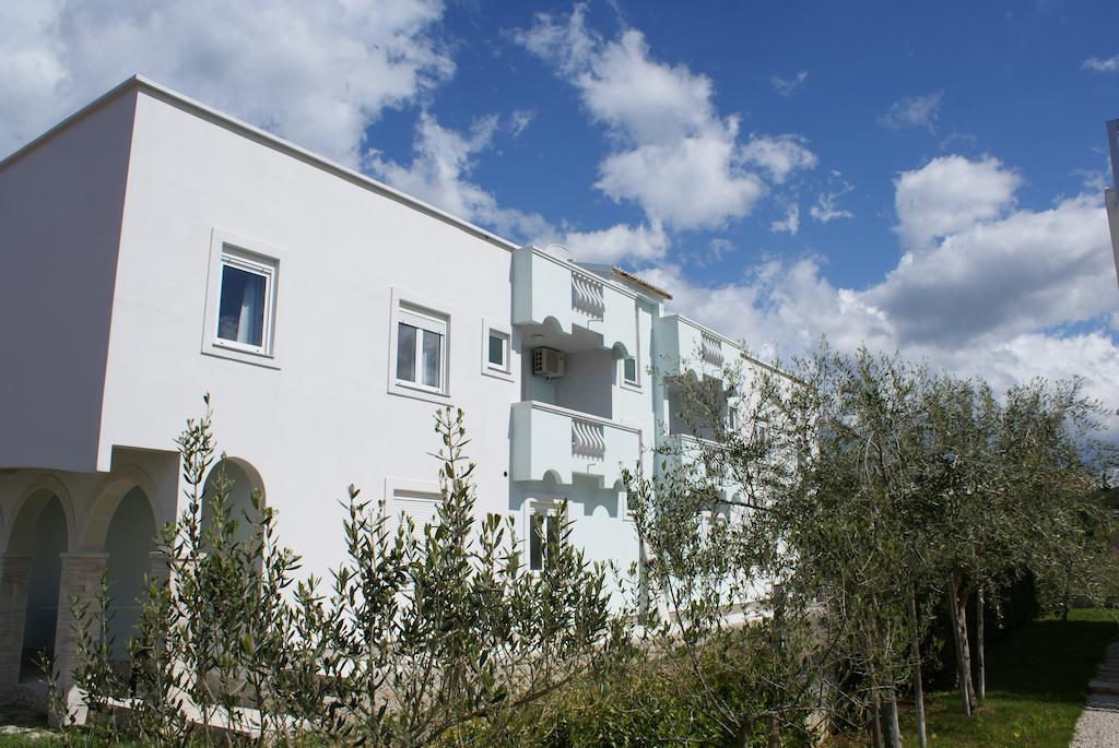 Apartments Toka Petrcane Exterior photo