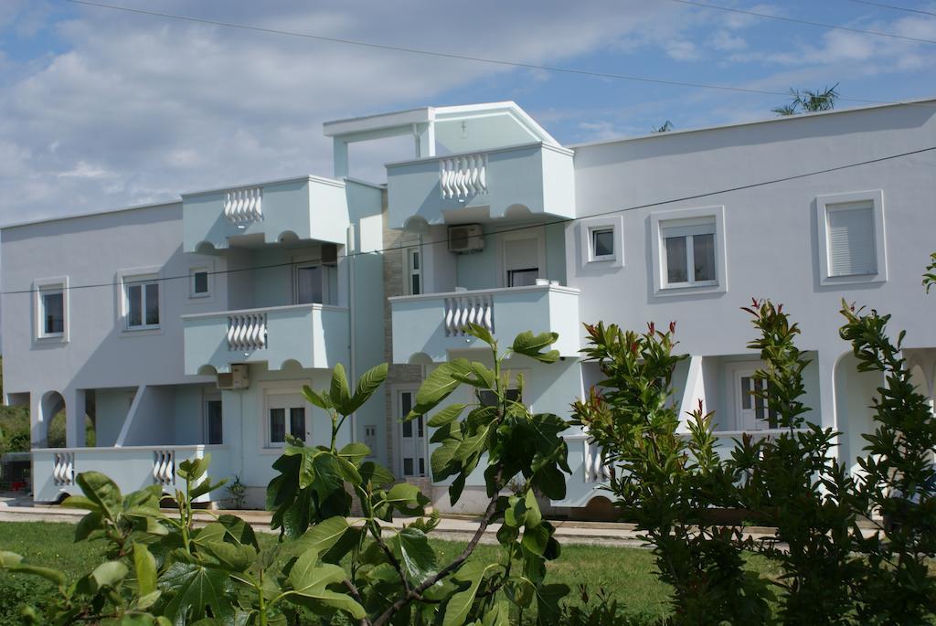 Apartments Toka Petrcane Exterior photo